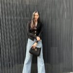 Lee Da-hee Instagram - 🖤 #광고 #토리버치 #Toryburchkorea #Toryburchfw21 #ToryBurchBags