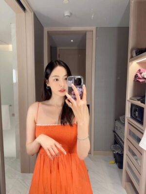 Lee Da-hee Instagram - 너무 친절한 태국사람들.
아일랜드를 보시고 인사해주시는데 너무나 사랑스러웠다.태국에서 언니라는 말을 듣게 되다니🥹
Love Island Love Thailand❤️

ฉันรักคุณ❤️ราตรีสวัสดิ์💋