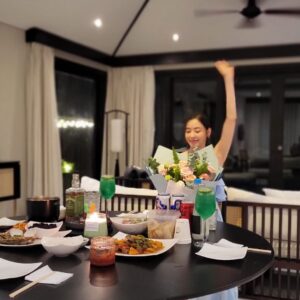 Lee Da-hee Instagram - 어제의 추억들.
사랑하는 엄마 아빠 그리고 나.
아빠는 물개였다 그래서 나도 물개인건가....