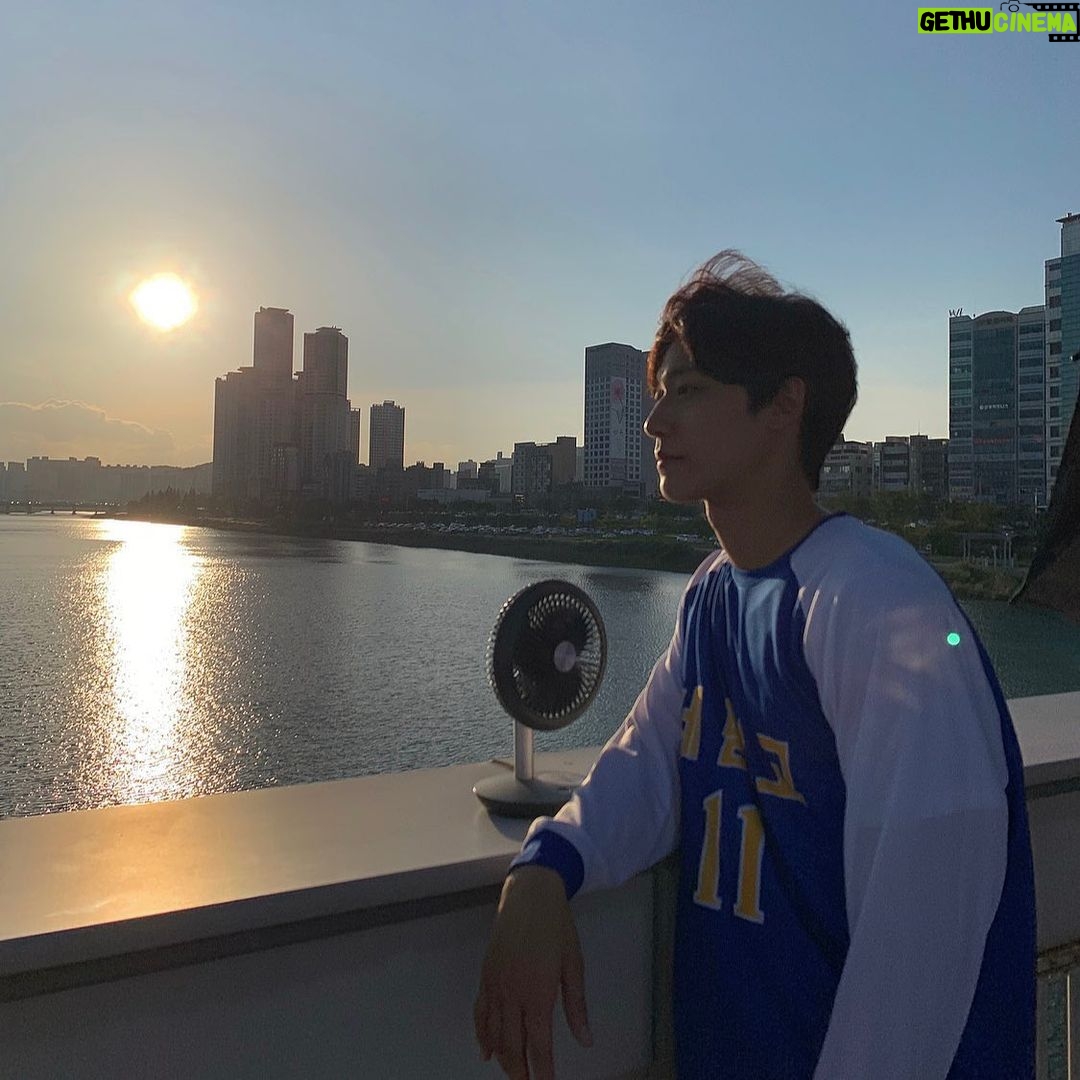 Lee Do-hyun Instagram - μ£Όλ§π #μ΄λν #18μ΄κ²μΈ #μμ΄ν΄μ΄κ²μΈ