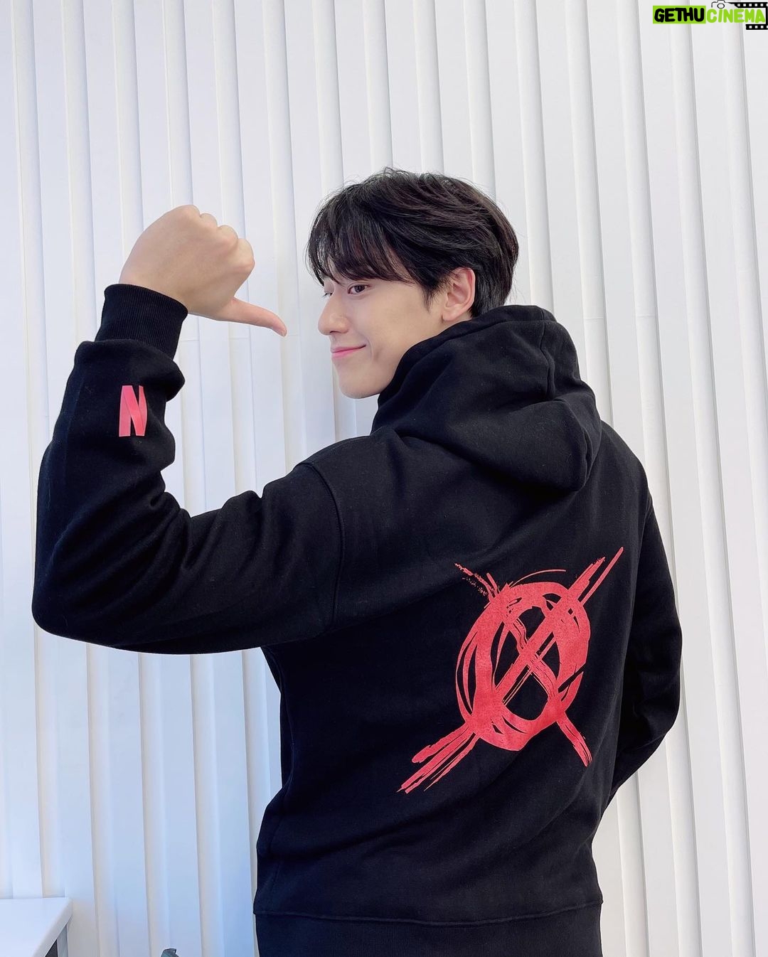 Lee Do-hyun Instagram - π‘ #μ€μνΈν #λ·νλ¦μ€ #12μ18μΌ