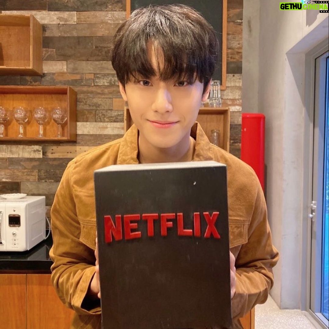 Lee Do-hyun Instagram - 따뜻한 집으로 초대합니다🥴 #스위트홈 #12월16일 #제작발표회 #12월18일 #스위트홈