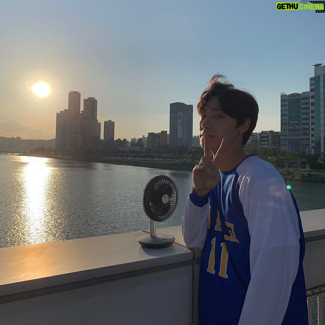 Lee Do-hyun Instagram - μ£Όλ§π #μ΄λν #18μ΄κ²μΈ #μμ΄ν΄μ΄κ²μΈ