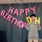 Lee Do-hyun Instagram - 생일 축하해주신 한 분 한 분 모두 정말 너무 감사합니다. 저는 생일이 뭐 별거 있나라는 생각을 하면서 살아왔던 사람인데.. 이번 생일을 통해서 저를 생각해 주시고 챙겨주시는 여러분들에게 뭉클한 감정도 느끼고 더 감사히 더 열심히 살아야겠다는 생각이 들었어요 정말 너무 행복했던 생일이었고, 축하해 주시고 생각해 주신 만큼 좋은 연기로 보답하는 배우 이도현 되어볼게요!! 감사 인사를 늦게 드리는 점 죄송하고요ᅲᅲ 너무너무 감사하고 사랑합니다🙏 #이도현 #늦은생일 #감사합니다