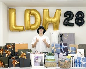 Lee Do-hyun Instagram - 이렇게 행복해도 되나 싶네요..
팬 여러분들 덕분에 매년 과분하게 행복한 생일을 보냅니다 
너무 감사합니다 
직접 뵙고 감사인사를 드리는 날이 하루빨리 오기를🙏
