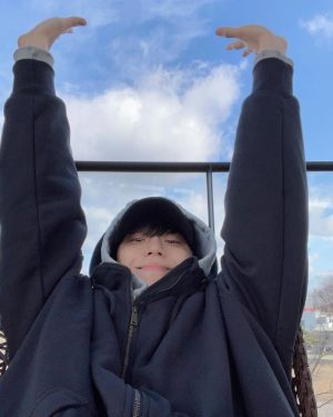 Lee Do-hyun Instagram - 🤗