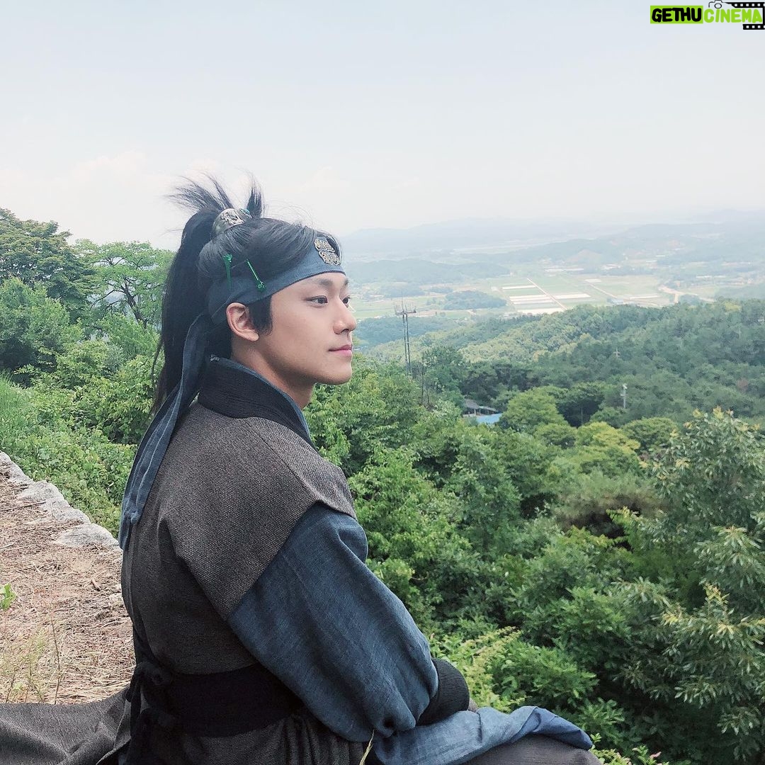 Lee Do-hyun Instagram - 청명한 고청명으로 상쾌하게🌈 #tvN #호텔델루나 #고청명 #이도현