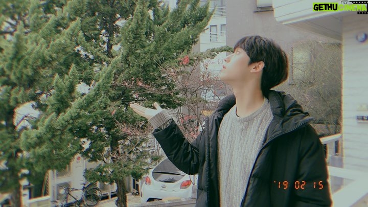 Lee Do-hyun Instagram - 🌨👀