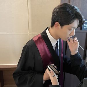 Lee Do-hyun Instagram - 나쁜엄마 
마무리 지으러 갑시다