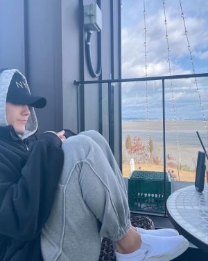 Lee Do-hyun Instagram - 🤗