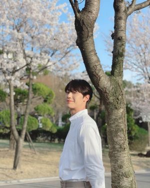 Lee Do-hyun Instagram - 🌸