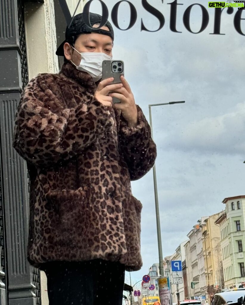 Lee Dong-hwi Instagram - 또 언제올지 모르기때문에 온갖 x폼은 다 잡아본다고한다.
