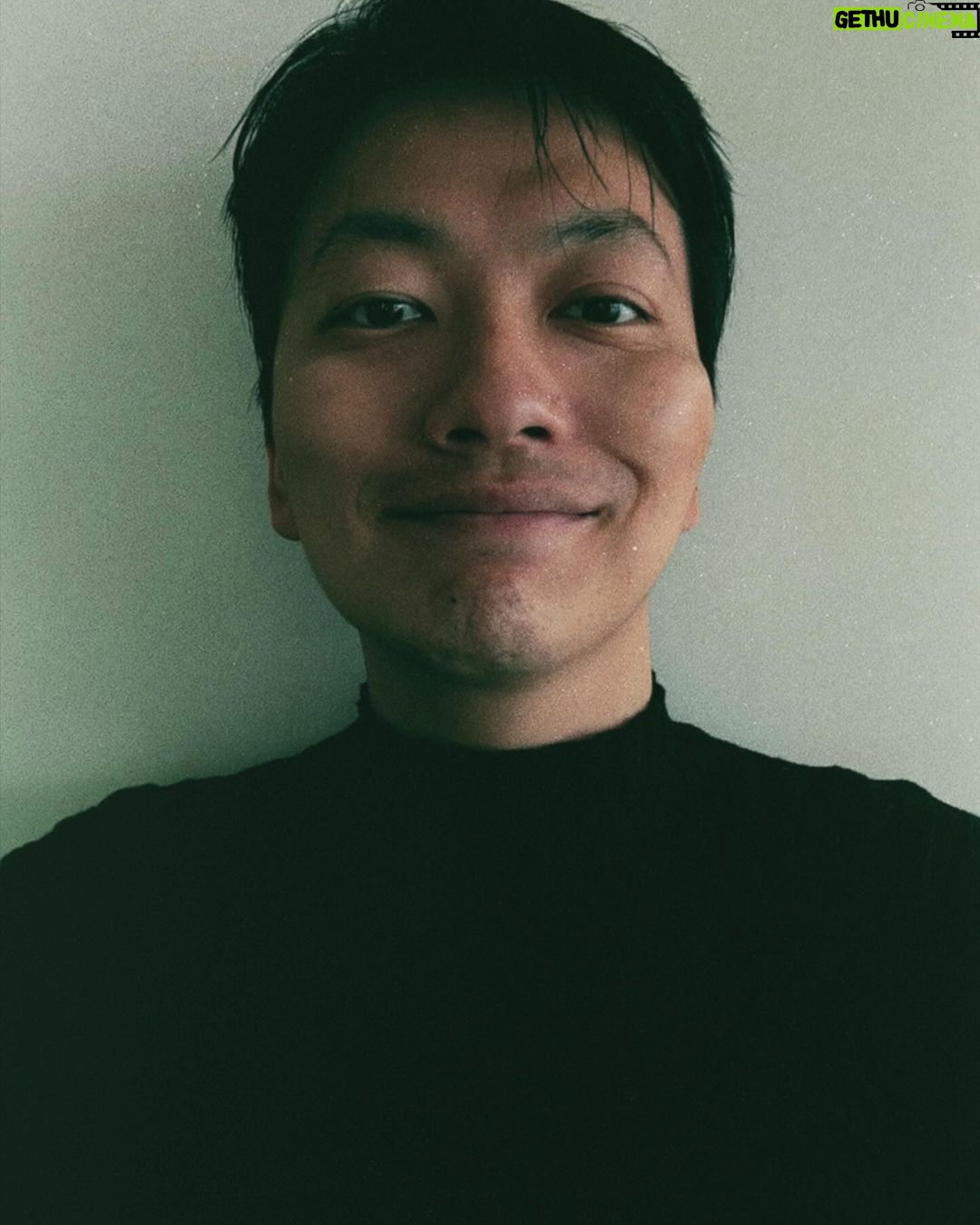 Lee Dong-hwi Instagram - 데뷔 11주년 기념 셀카 11th anniversary selfie. 감사합니다✨