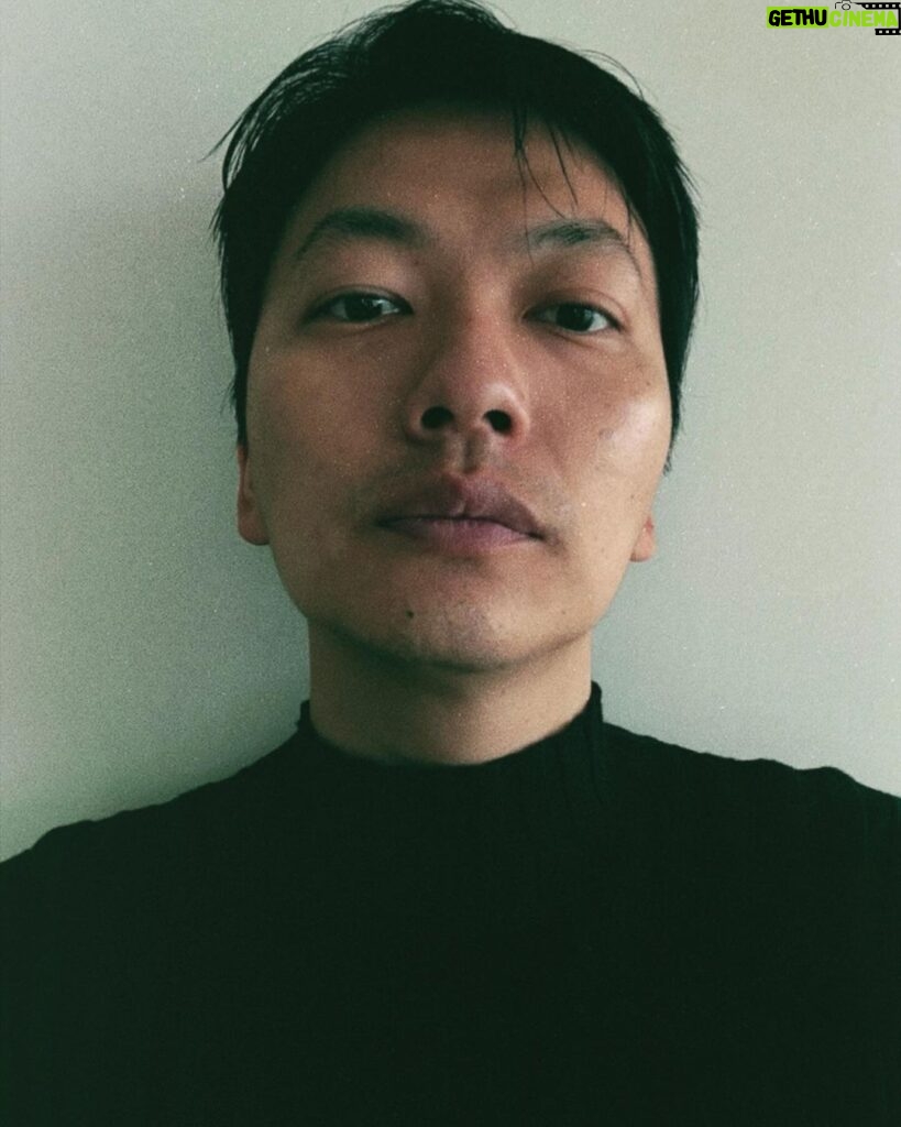 Lee Dong-hwi Instagram - 데뷔 11주년 기념 셀카 11th anniversary selfie. 감사합니다✨