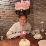 Lee Hanee Instagram - 촬영 때문에 생일이고 뭐고 하다 벙개에 벙개로 한 24년의 생일. 생일을 빌미로 사랑하는 사람들을 불러모아 한자리에서 볼 수 있다는 건 생일자의 특권인듯~ . 그래, 같이 축하할 땐 축하하고 기뻐할 땐 기뻐하고 슬퍼할 땐 슬퍼하는 거지. 그쳐?ㅎ . 사랑해요. 고마워요. 🙏🧡