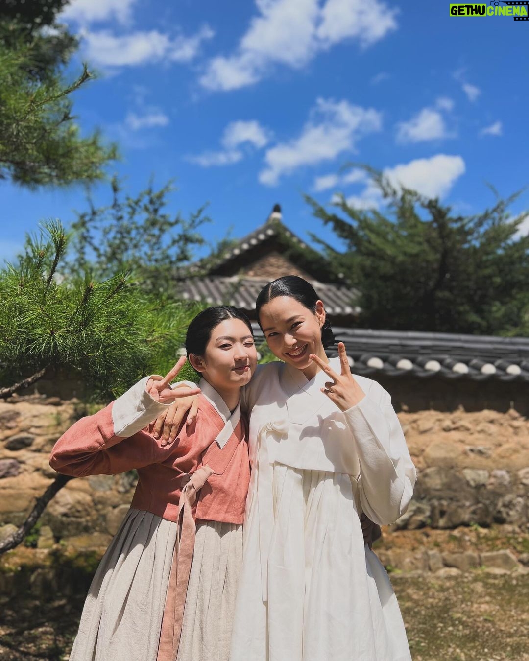 Lee Hanee Instagram - 내 짝꿍, 깜찍 연선이! 이쁜 애는 뭘 해도 이쁘고, 잘하는 녀석은 뭘해도 잘 하는 건가. 연기 천재가 그림도 잘그려!!ㅎ 진짜 아씨솜씨는 우리 연선이ㅋ🧡
