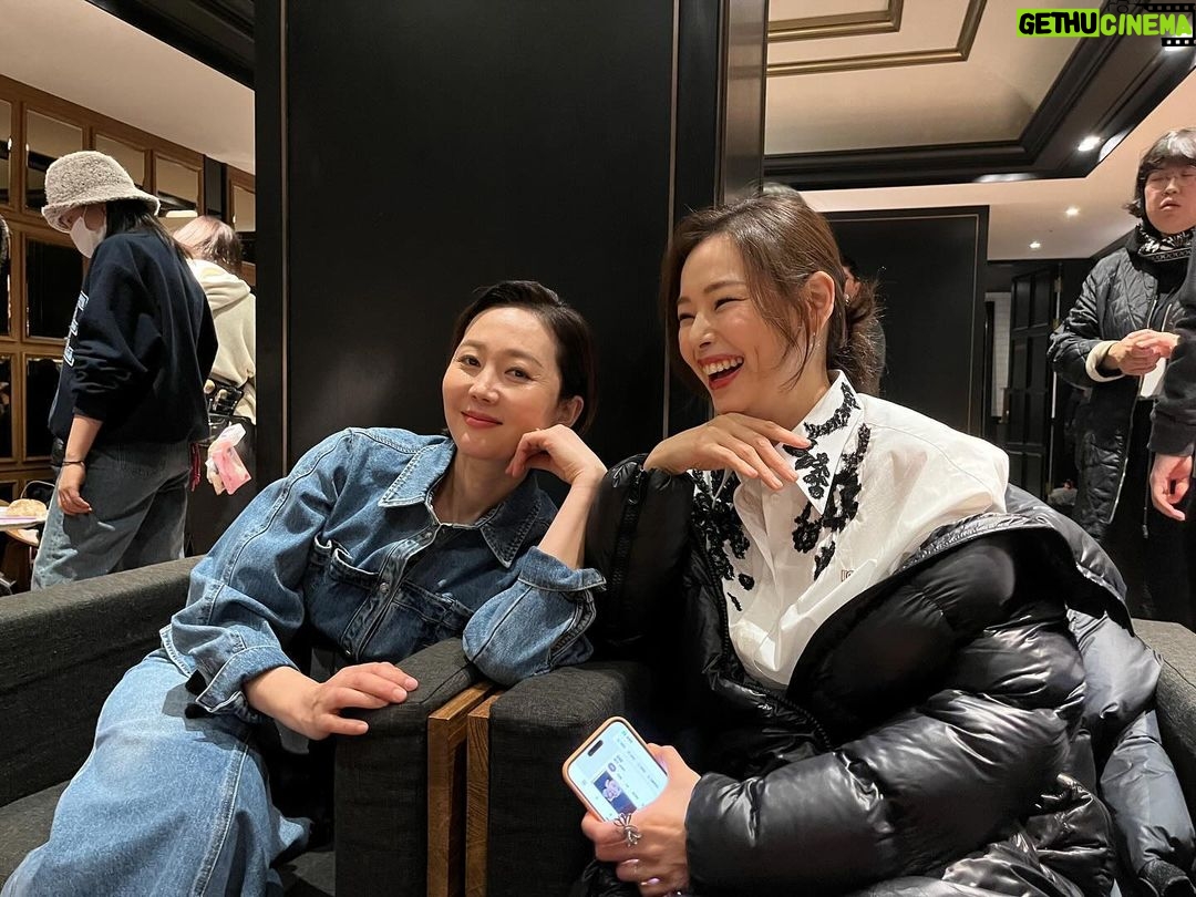 Lee Hanee Instagram - 영화 외계인 2부의 멋진 배우님들과 감독님^^ 극장 많이 찾아주세요! 이제 한국판 어벤져스를 즐기실 시간이옵니다ㅎ💃❤️