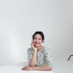 Lee Hanee Instagram - 비너스덕에 꽃받침도 해보규🌸 . 늘 좋지만, 봄 촬영은 설레여서 더 좋아!ㅎ💗 . @venus.korea