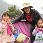 Lee Hanee Instagram - 옥스팜 @oxfamkorea #여성과소녀를위한옥스팜워크 함께여서 더없이 감사하고 행복한 시간이었습니다.^^ 어린 소녀친구들도 어르신분들도 씩씩하고 넉넉하게 10km완주 하는 것을 보며 참 감사하고 뿌듯한 시간이었네요. 저도 약 80세?까지는 매년 완주하고 싶은 소망입니다.ㅎ 코로나 때문에 못본 3년사이 몰라보게 커서 온 친구들도, 처음오신 분들도 모두들 정말 반가웠습니다^^ 멀리서부터 와주시고 애써주신 모든 분들께 감사드립니다~ 2024년 아름다운 가을날, 우리 반갑게 또 만나요!🙏🧡 (겨울에 올리는 늦은 가을날의 피드^^;)