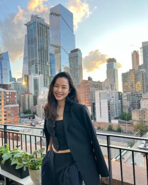 Lee Ha-nee Instagram - 고마웠어 뉴욕.
고마웠어 날씨요정.
또 만나🩵