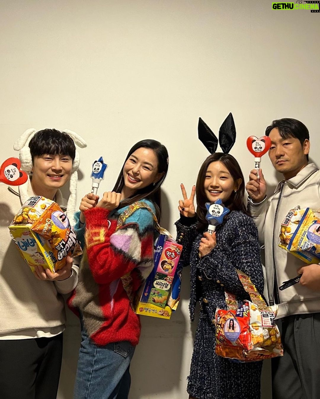 Lee Hanee Instagram - 유령들, 유령단들, 유령관객분들 정말 감사합니다! . 영화 #유령 상영중 💜