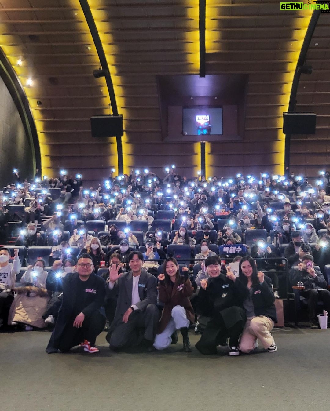 Lee Hanee Instagram - 유령들, 유령단들, 유령관객분들 정말 감사합니다! . 영화 #유령 상영중 💜