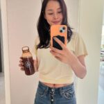 Lee Hanee Instagram - 저 살아있어요!ㅎ . 7일의 절식을 무사히 끝내고 보식 2일차 잘 보내고 있습니다^^ #드셋디톡스보식2일차 . 절식보다 훠얼씬 중요한 보식기간. 보식을 하니 깨끗하게 비워낸 몸을 땅 밟기하듯 다지는 느낌이예요. 클린식 넘어가기전에 요 기간을 거쳐야 완성이쥬?ㅎ . 어제 8일차 파우더밀을 두유에 타먹는데 왜 이리 설레고 맛있고 배부르고 난리..🥹 . 자, 디톡햇으니 딱 맞는 청바지입어보기! 봄도 왔으니 사복도 좀이쁘게 입어야지 안되겠어요. 현장 교복츄리닝 이제 그만…😭 . 같이 디톡스한 귀염둥이 ㄷㅅ이의 8일차 디톡스일기ㅎ 보식하고 클린식까지 안착하자! 울 현장 #드셋삼총사 화이팅! 어제보다. 나은. 나를 위해 우리 모두 화이팅해보자규요!💪🏻💪🏻💪🏻🧡