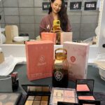 Lee Hanee Instagram - 내 현장친구^^ 바쁜 날, 가볍고 싶은 날, 더부룩한 날 한포씩 대체식으로 짬짬히 마시면 컨디션도 좋고 참 가볍고 좋아요~😎 @deset_project 남은 하루도 다들 굿데이🙏💛