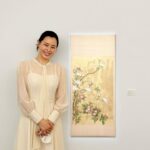 Lee Hanee Instagram - ‘그림으로 만든 시간’ 전시 . 그림으로 만든 시간들이 이제 그림으로 남아, 소중한 이들과 나눌수 있게 되었네요. 그림을 그리는 그 시간만큼은 현실을 벗어나 다른 세계에 다녀 올 수 있는, 근사한 여행을 다녀오는 것 같았어요. . 그림을 그리는 일이 얼마나 멋지고 신나는 일인지 알려주시고, 이 모든것이 가능하도록 함께 꿈꾸고 도와주신 세젤귀 울 소연선생님 @pugeun , 그리고 늘 센스넘는 모리함 @moryham_exhibition 가족들 감사 또 감사드립니다. 🙏🧡 . P.s. 태교로 그린 호랑이그림은 잘 완성해서 아가가 잘 볼수잇는 곳에 걸어주었어요. (완성본을 못 올렷더니 궁금해듫 하셧어서;ㅋ)