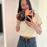 Lee Hanee Instagram - 저 살아있어요!ㅎ . 7일의 절식을 무사히 끝내고 보식 2일차 잘 보내고 있습니다^^ #드셋디톡스보식2일차 . 절식보다 훠얼씬 중요한 보식기간. 보식을 하니 깨끗하게 비워낸 몸을 땅 밟기하듯 다지는 느낌이예요. 클린식 넘어가기전에 요 기간을 거쳐야 완성이쥬?ㅎ . 어제 8일차 파우더밀을 두유에 타먹는데 왜 이리 설레고 맛있고 배부르고 난리..🥹 . 자, 디톡햇으니 딱 맞는 청바지입어보기! 봄도 왔으니 사복도 좀이쁘게 입어야지 안되겠어요. 현장 교복츄리닝 이제 그만…😭 . 같이 디톡스한 귀염둥이 ㄷㅅ이의 8일차 디톡스일기ㅎ 보식하고 클린식까지 안착하자! 울 현장 #드셋삼총사 화이팅! 어제보다. 나은. 나를 위해 우리 모두 화이팅해보자규요!💪🏻💪🏻💪🏻🧡