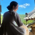 Lee Hanee Instagram - 그동안 밤에 피는 꽃과 여화를 사랑해주신 시청자 여러분들께 진심으로 감사인사 올립니다. . 쉽지 않은 여정이었지만 좋은 배우분들과 스텝들 만나 즐겁게 촬영했습니다. 이 작품을 여러분들께 고스란히 보여 드릴 수 있는 것 자체가 더 없는 영광이었고 보람이었고 행복이었습니다. . 부디 행복하게 웃으면서 사십시오 다들!^^ 고맙습니다. 사랑합니다. 🙏🧡
