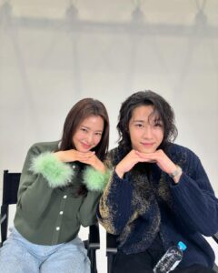 Lee Hanee Instagram - 정작 우리 종사관 나으리랑은 만나면 연기하느라 바빠 사진이 제대로 없네ㅠㅠ 그만큼 열심히 했다는 증거?겠지?ㅎ^^ . 나보다 꽃받침이 더 어울리는 종사관 나으리~ 부디 행복하게 웃으면서 사십시오! . 우리 종원이는 이제 훨훨 날아라🕊️