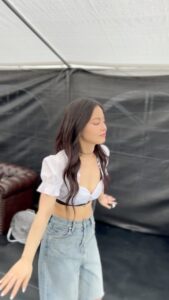 Lee Hi Instagram - 💃🏻 First time in London. but I just falling in love deeply with you guys. Thank you for giving me the best moments! Hope to see u soon! love ya! ♥️XOXO💋