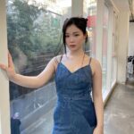 Lee Hi Instagram - 👍🏻🤨👍🏻