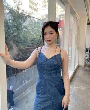 Lee Hi Instagram - 👍🏻🤨👍🏻