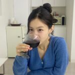 Lee Hi Instagram – 잔에든거 웰치스 포도맛