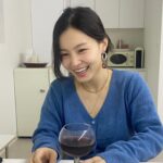 Lee Hi Instagram – 잔에든거 웰치스 포도맛