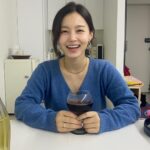 Lee Hi Instagram - 잔에든거 웰치스 포도맛
