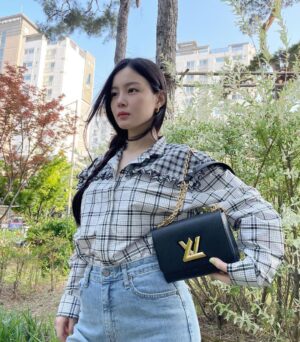 Lee Hi Instagram - #광고 @louisvuitton