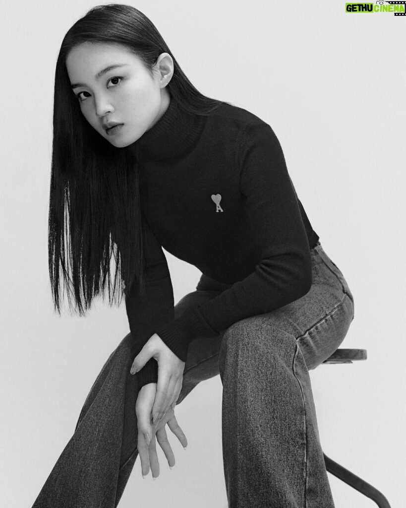 Lee Hi Instagram - #광고 All geared up for winter in AMI #AmiFamily #AmiPortraits @amiparis