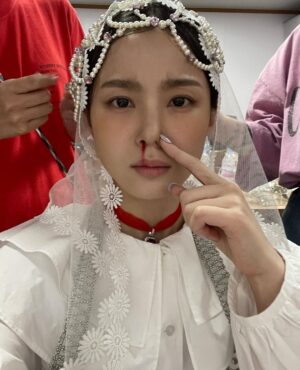 Lee Hi Instagram - 🤲🏻