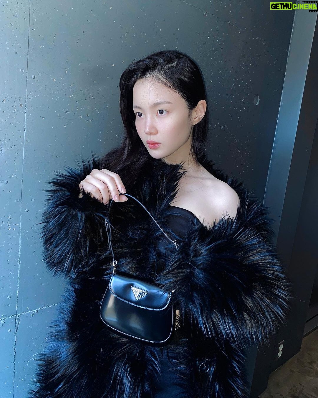 Lee Hi Instagram - π€post born day postπ€ βI woke up like thisssβ νλΌλ€μ 2022λ
λ΄μ¬λ¦ μ¬μ±λ³΅ ν¨μ
μΌκ° 9μ 24μΌ μ λ
10μμ μ§νλ©λλ€. λ―Έμ°μΉμ νλΌλ€μ λΌνμλͺ¬μ€κ° ν¨κ» νλ μ΄λ² 컬λ μ
μλ λ°λΌλ
Έμ μνμ΄ λ κ³³μμ μ§νλλ€κ³ ν©λλ€. μλ‘μ΄ νμμΌλ‘ μ§νλλ νλΌλ€μΌλ₯Ό ν¨κ» κ°μν΄λ³΄μ€κΉμ~? @Prada #PradaSS22 #ad