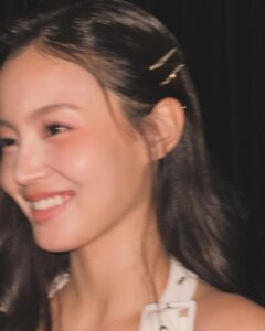 Lee Hi Instagram - 사랑🫶📸