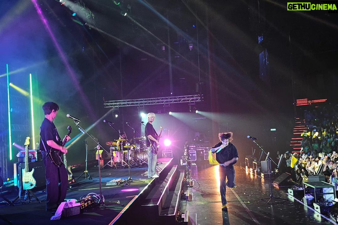 Lee Hong-gi Instagram - 2023~2024 #ftisland asiatour 'heyday' Macao부터 시작했습니다☺️☺️ 첫 시작부터 너무 행복하게 마무리했습니다. 꼭 우리 다시 만나요🤘 다음주는 #bangkok 에서 만나요!!! #doyouknowftisland