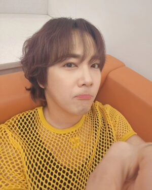 Lee Hong-gi Instagram - 정면,좌,우
당신의 선택은?🤩