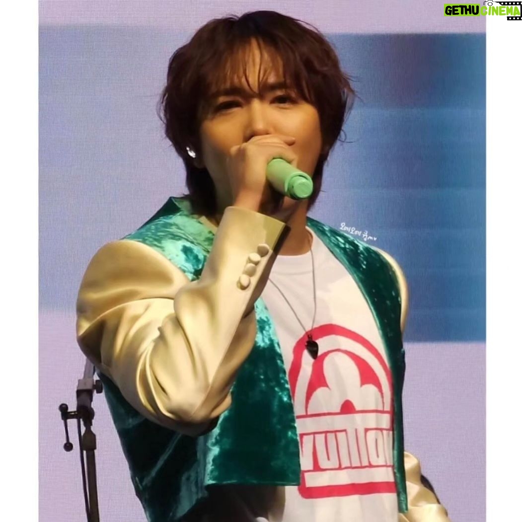 Lee Hong-gi Instagram - 2024년 목표 1.연초끊기 2.곡 많이 만들기 3.공연 많이하기 4.건강검진받기 5.체지방 싹 다 걷어내기