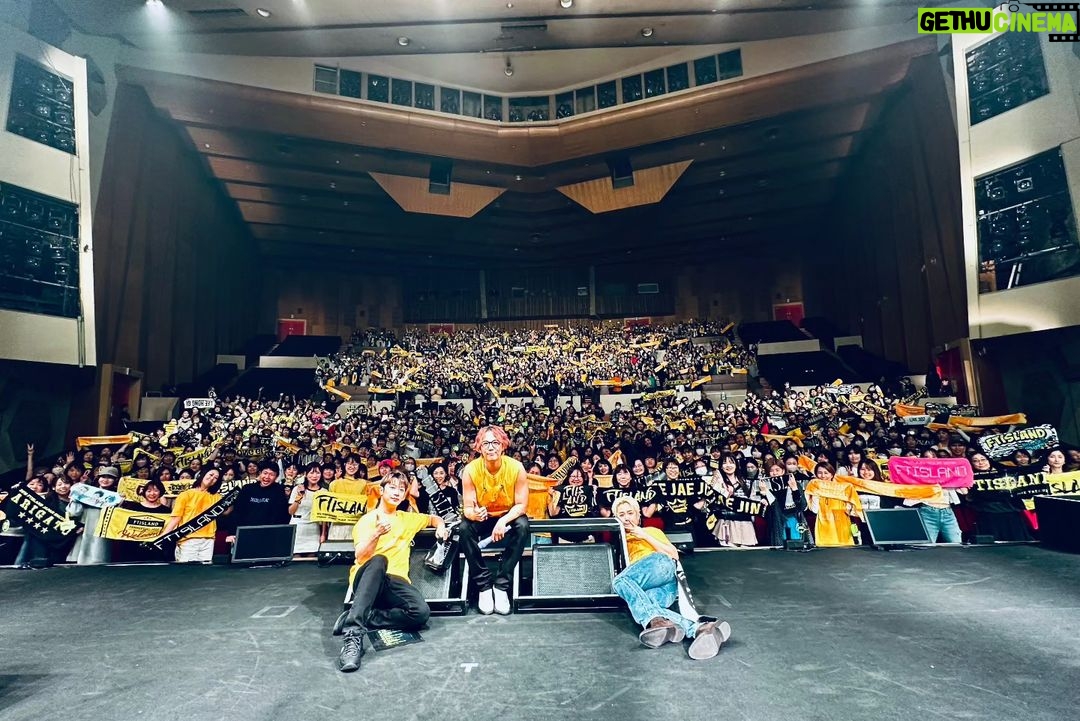Lee Hong-gi Instagram - ひさしぶりのふくおか!!!!!😋 きゃくにぼくらがちからもらったな....☆ ほんとうにありがとう🤘 ぜったいにもどります!!!!!!🤘 まっとって!#ftisland