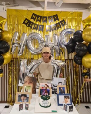 Lee Hong-gi Instagram - 어제 태국프리마돈나분들의 깜짝생일파티 너무너무 고마웠어요🫡
깽짱러이!!!!!ㅎㅎ
그리고 다둘 새해복 많이많이 받으세요😄😄😄🤘