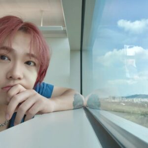 Lee Hong-gi Instagram - 날씨가....미친거같애 너무 더워