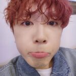 Lee Hong-gi Instagram - 최민환과 이재진 셀카 표정 따라하기🤘🫣 @saico0111 @minhwan12